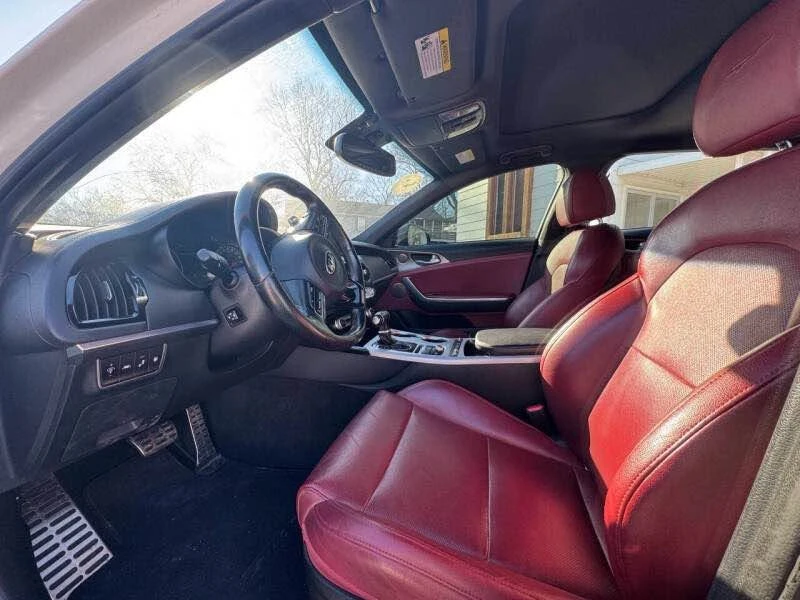 2019 Kia Stinger GT - Image 10 of 12