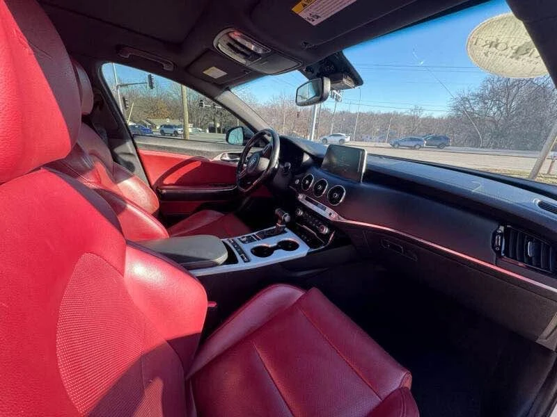 2019 Kia Stinger GT - Image 7 of 12