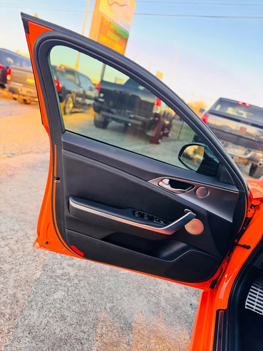 2019 Kia Stinger - Image 9 of 20
