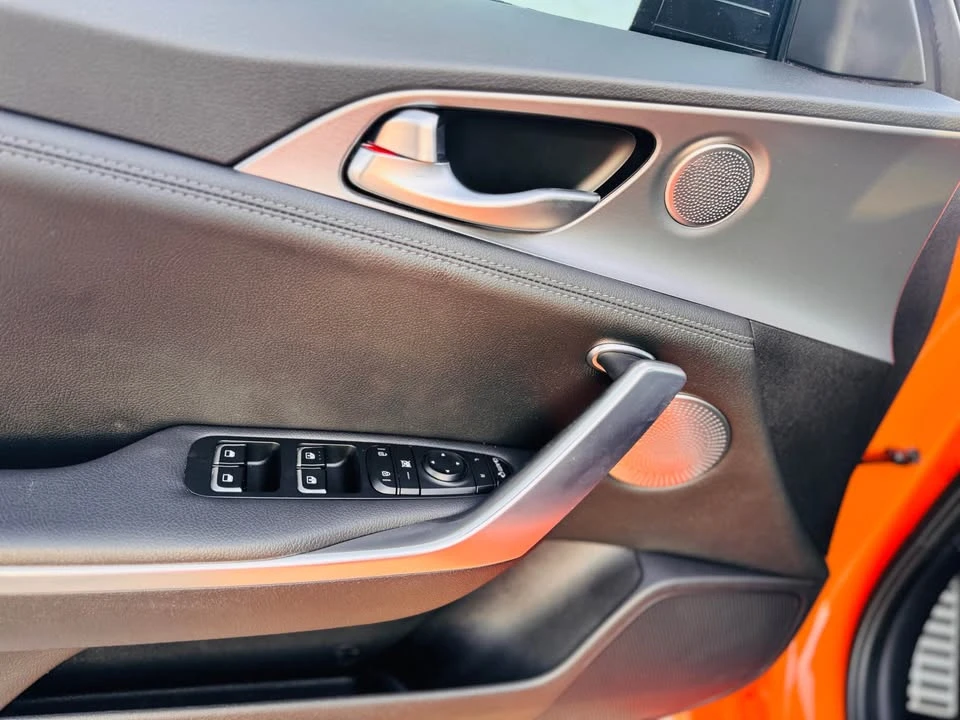 2019 Kia Stinger - Image 10 of 20