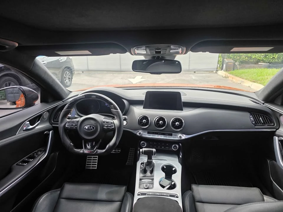 2019 Kia Stinger - Image 10 of 10