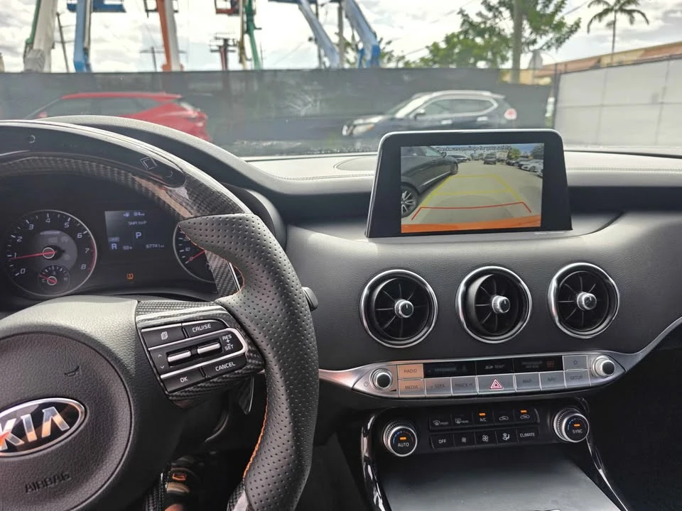 2019 Kia Stinger - Image 7 of 10