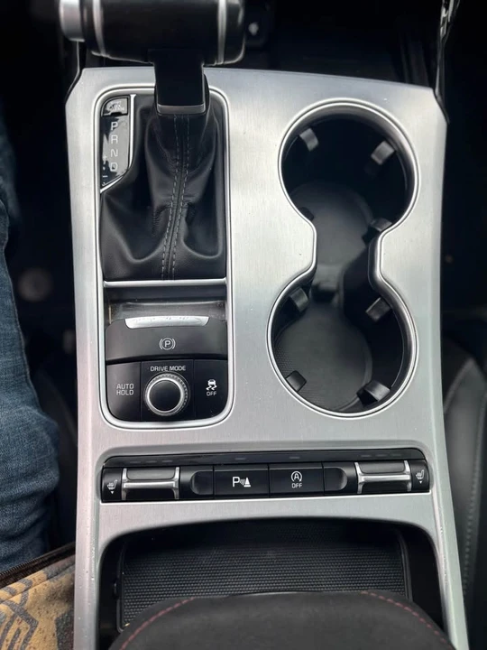 2019 Kia Stinger - Image 5 of 10