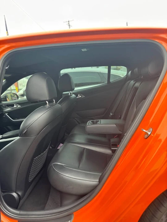 2019 Kia Stinger - Image 7 of 10