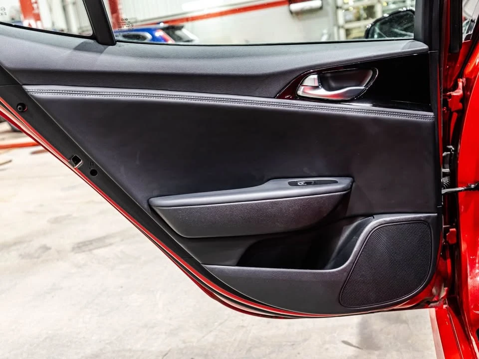 2019 Kia Stinger - Image 13 of 20