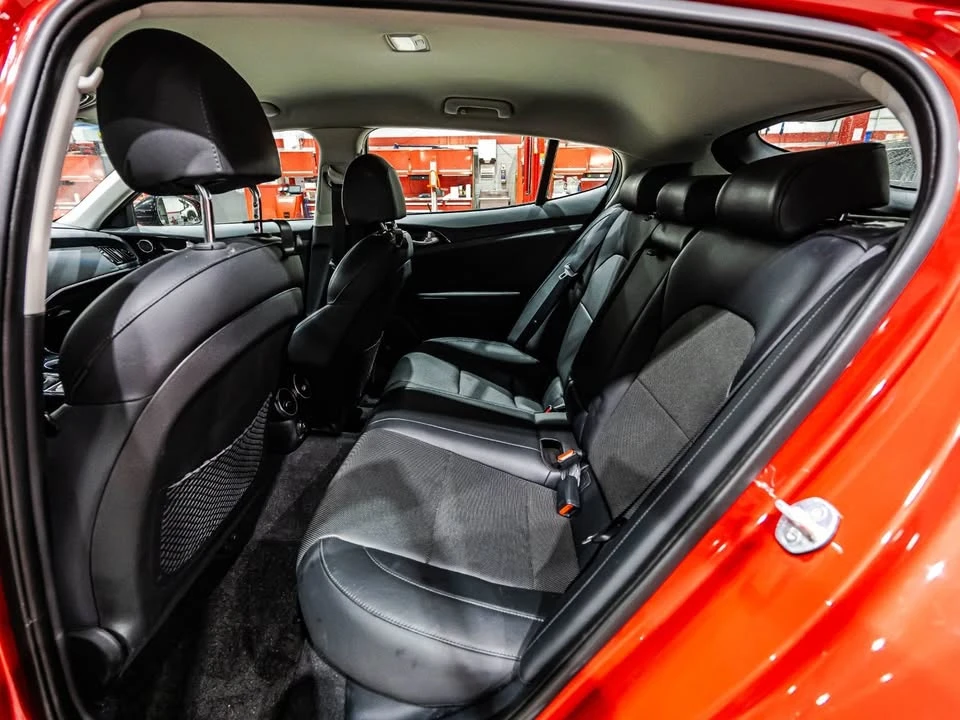 2019 Kia Stinger - Image 14 of 20