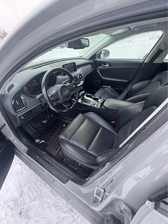 2019 Kia Stinger - Image 7 of 11
