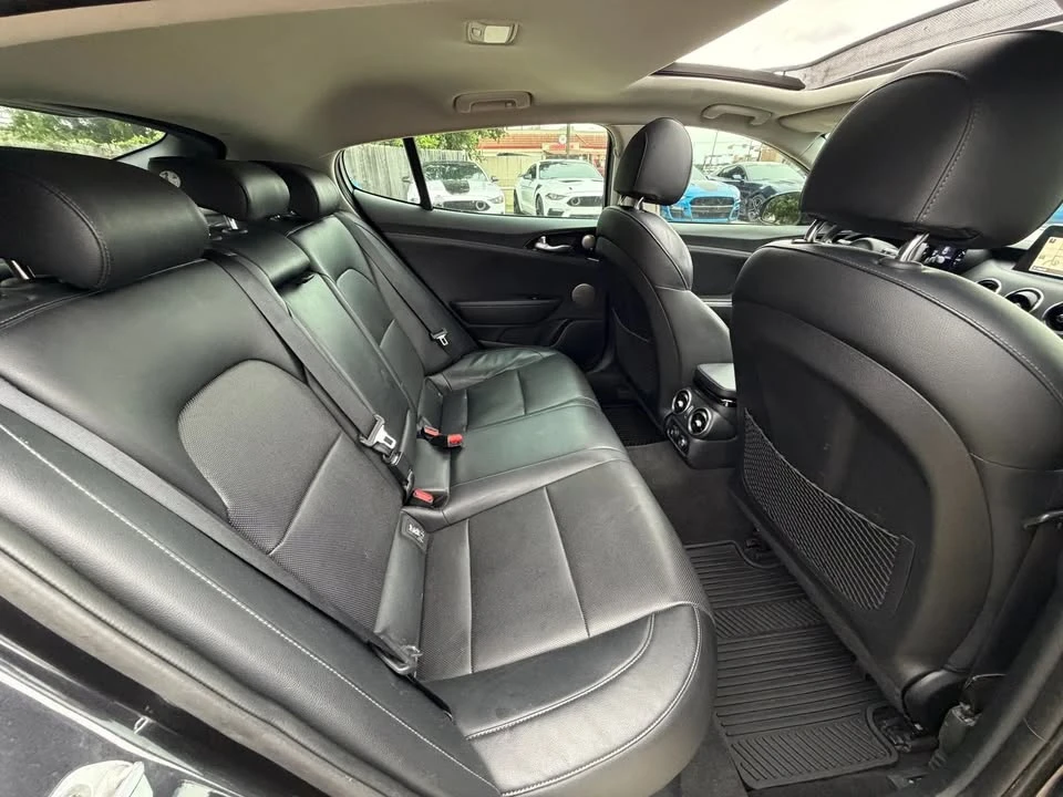 2019 Kia Stinger - Image 14 of 20