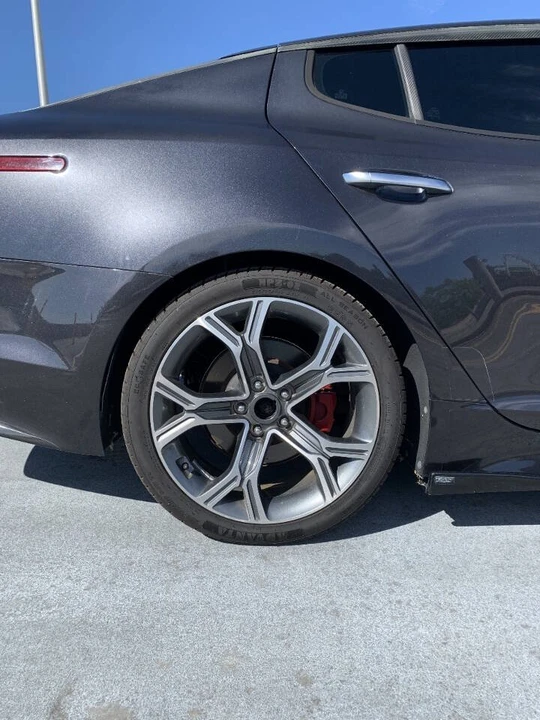 2019 Kia Stinger - Image 12 of 20