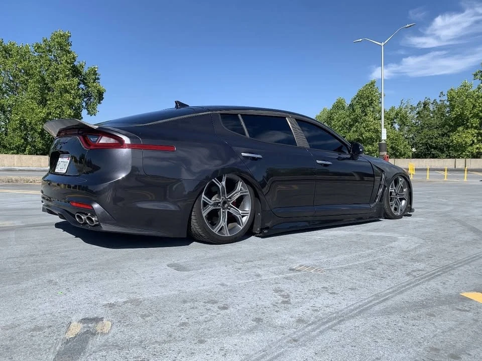 2019 Kia Stinger - Image 17 of 20