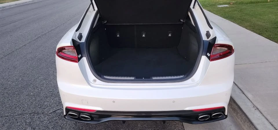 2019 Kia Stinger - Image 17 of 20
