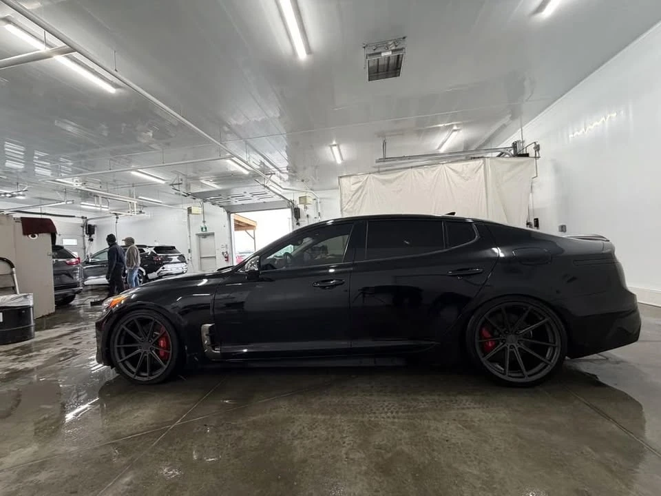 2019 Kia Stinger - Image 2 of 10