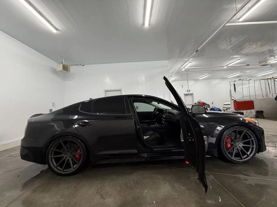 2019 Kia Stinger - Image 8 of 10