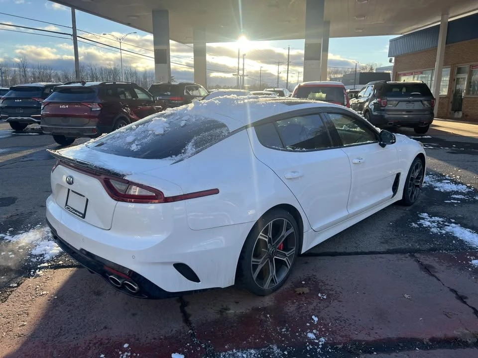 2019 Kia Stinger - Image 8 of 10