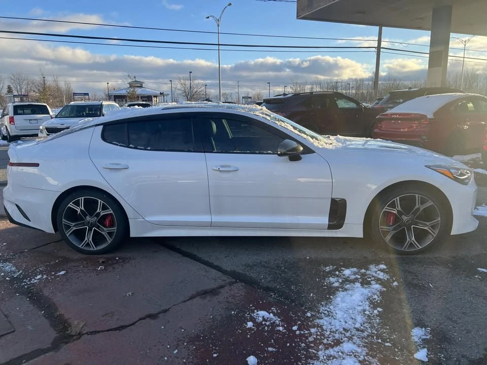 2019 Kia Stinger - Image 7 of 10