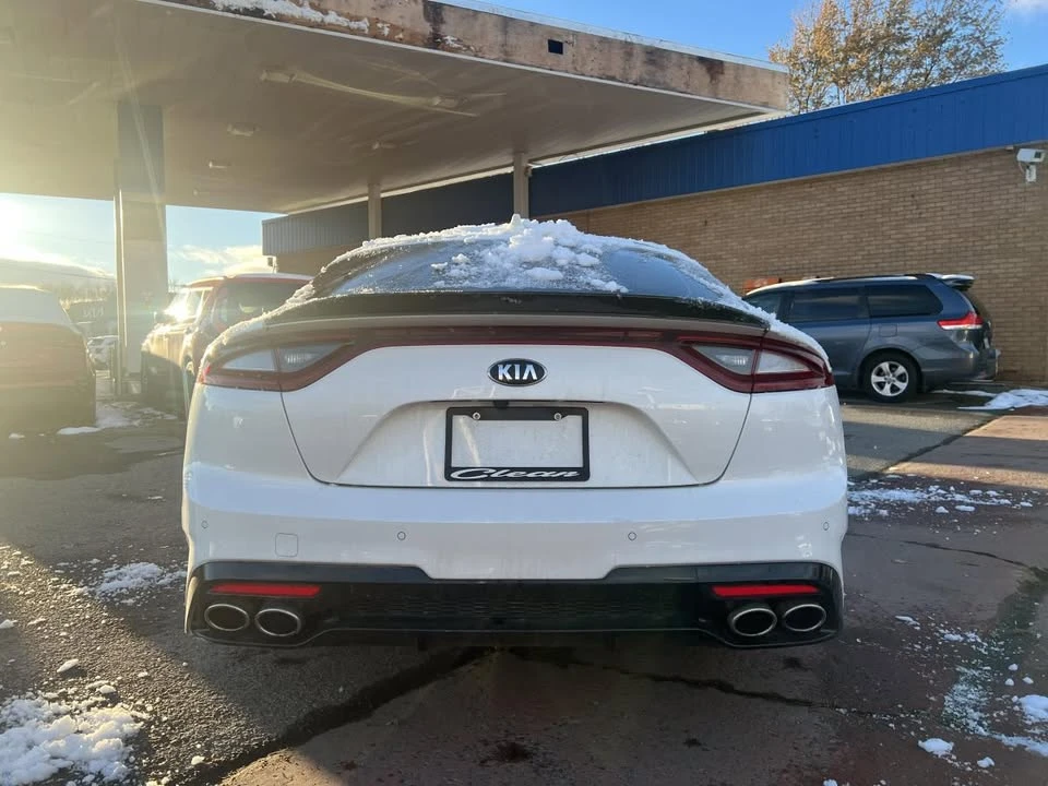 2019 Kia Stinger - Image 9 of 10