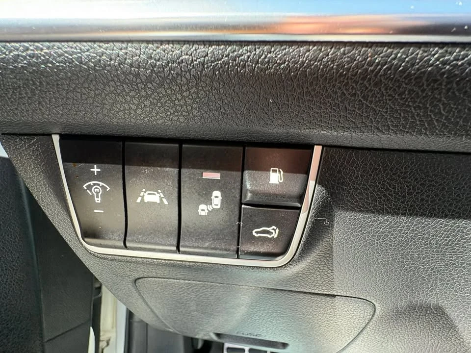 2019 Kia Stinger - Image 10 of 20