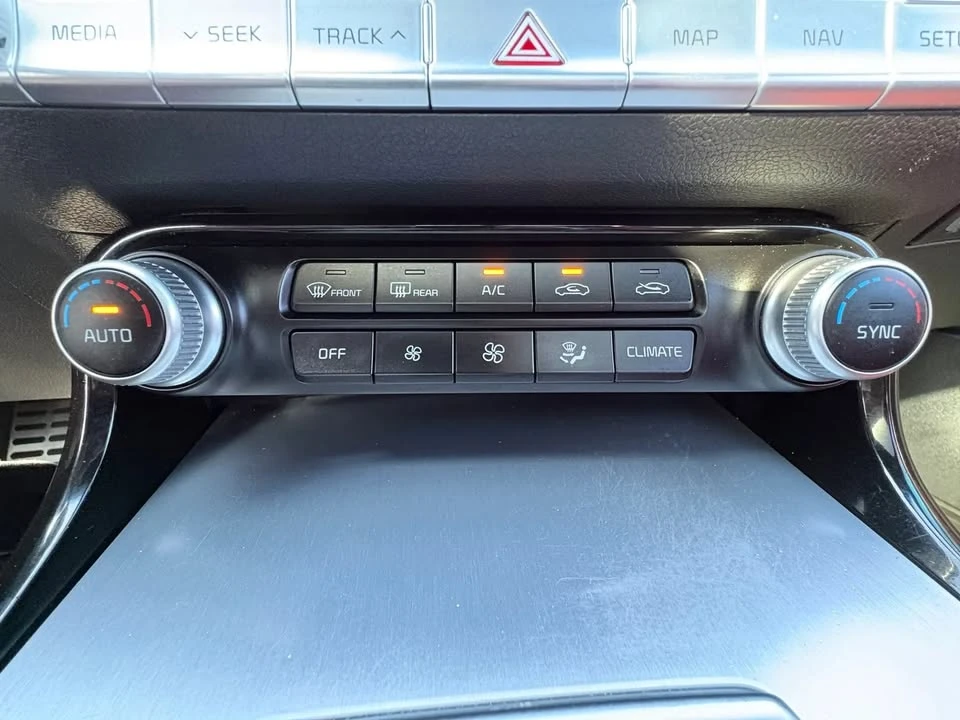 2019 Kia Stinger - Image 13 of 20