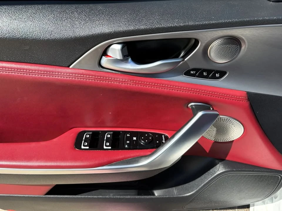 2019 Kia Stinger - Image 9 of 20