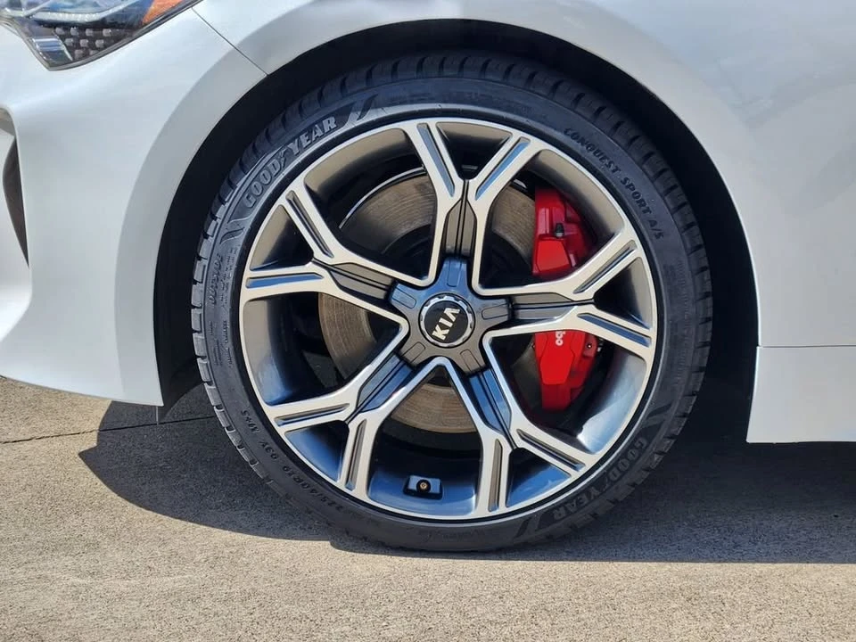 2019 Kia Stinger - Image 9 of 19