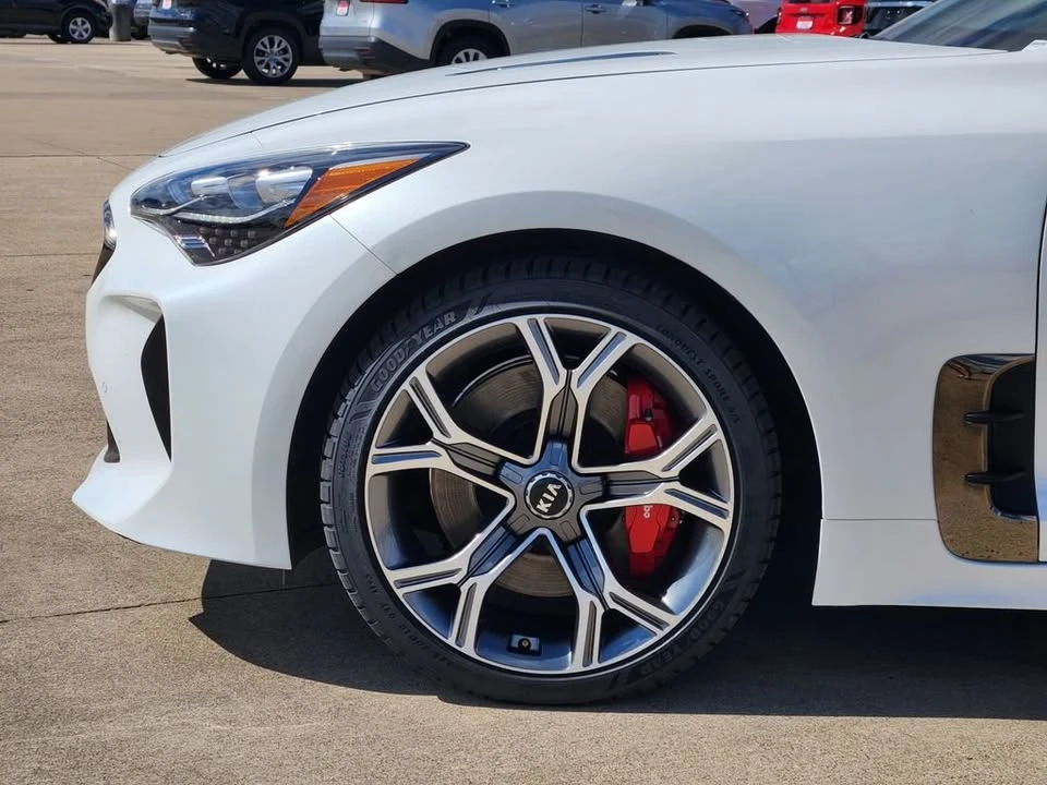 2019 Kia Stinger - Image 7 of 19