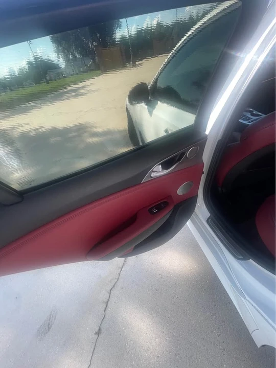 2019 Kia Stinger - Image 8 of 12
