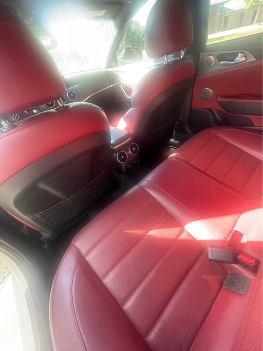 2019 Kia Stinger - Image 7 of 12