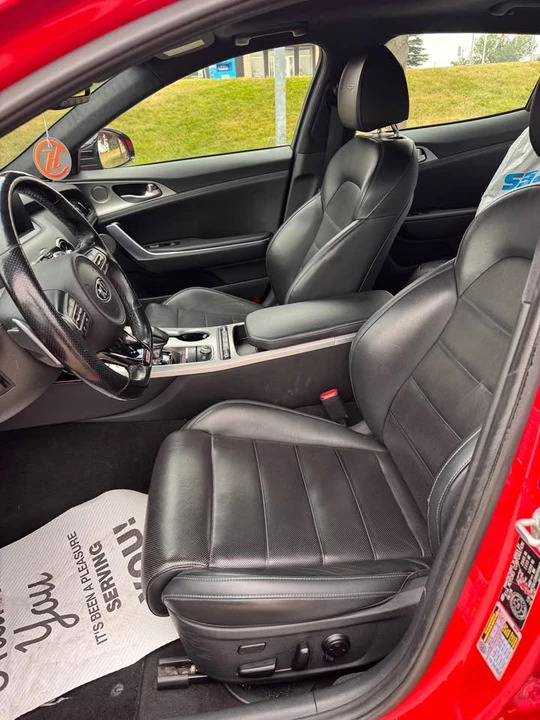 2019 Kia Stinger - Image 12 of 14