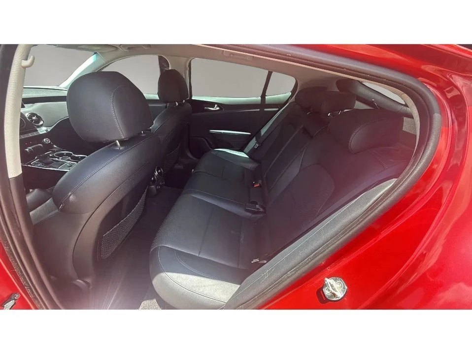 2019 Kia Stinger - Image 9 of 16