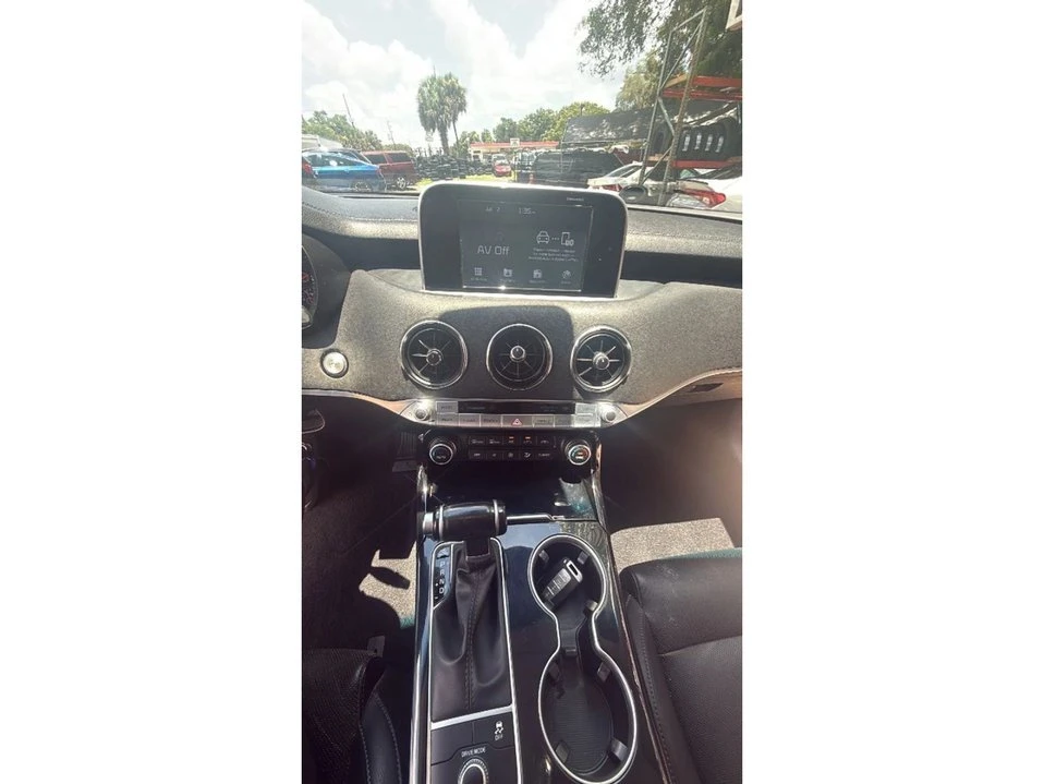 2019 Kia Stinger - Image 4 of 16