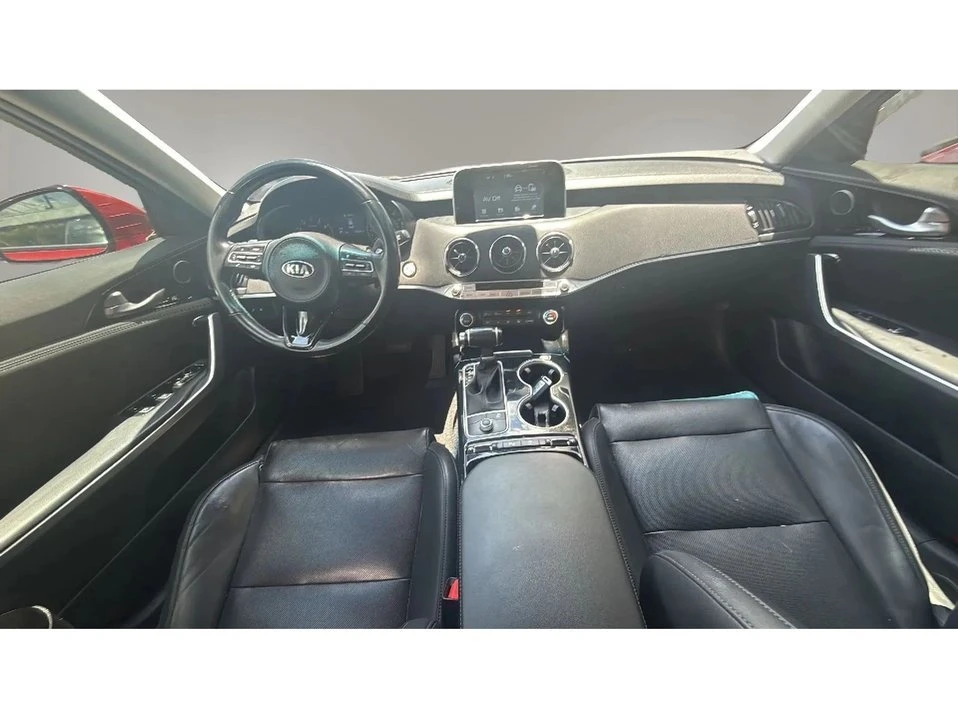 2019 Kia Stinger - Image 2 of 16