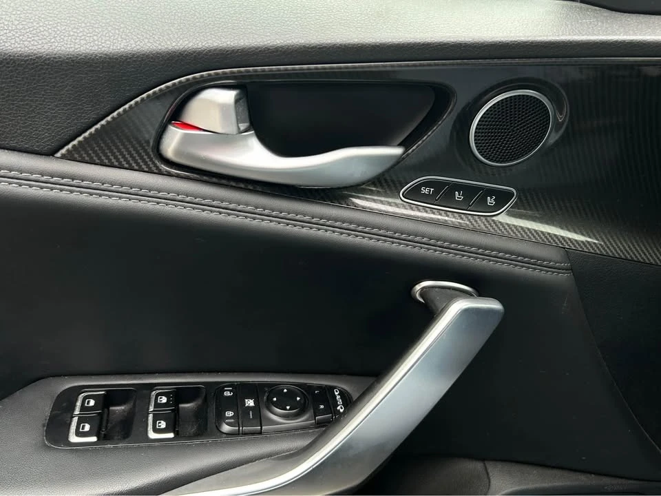 2019 Kia Stinger - Image 13 of 14