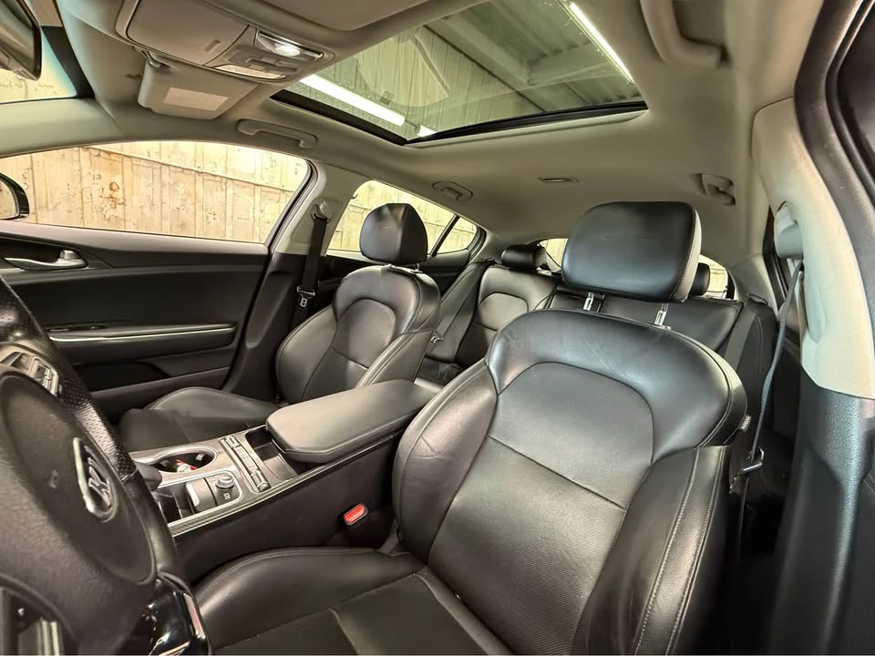 2019 Kia Stinger - Image 9 of 12