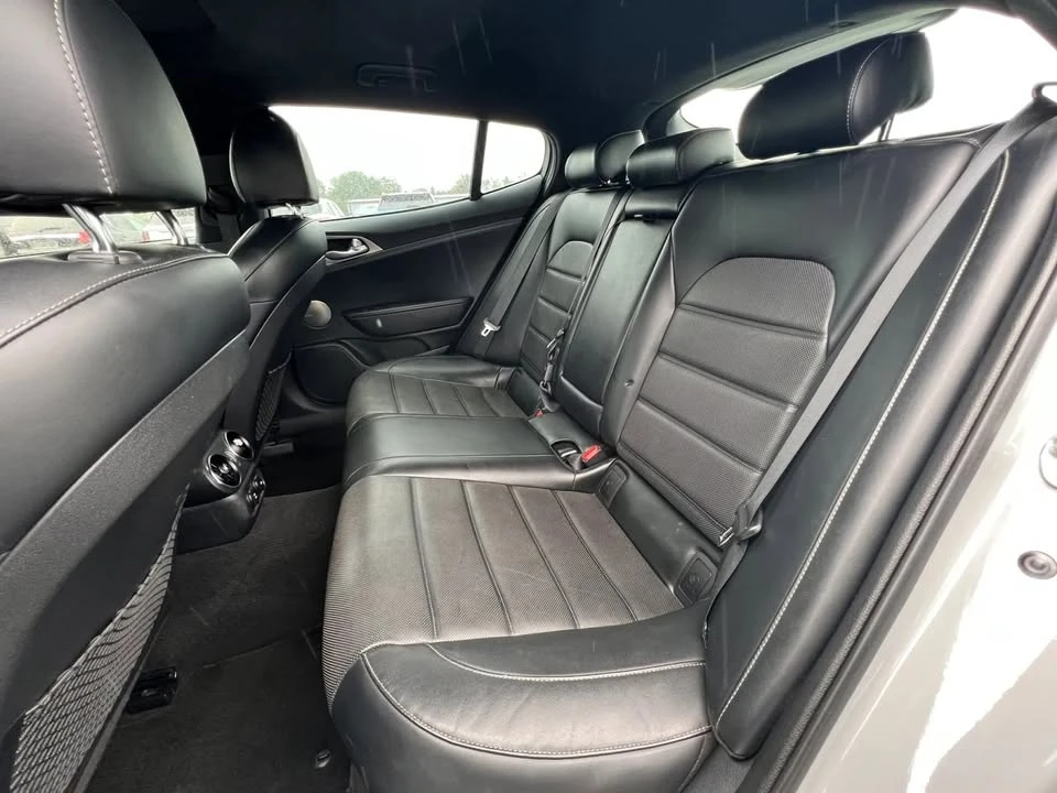 2019 Kia Stinger - Image 18 of 20