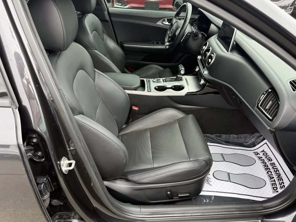 2019 Kia Stinger - Image 13 of 20