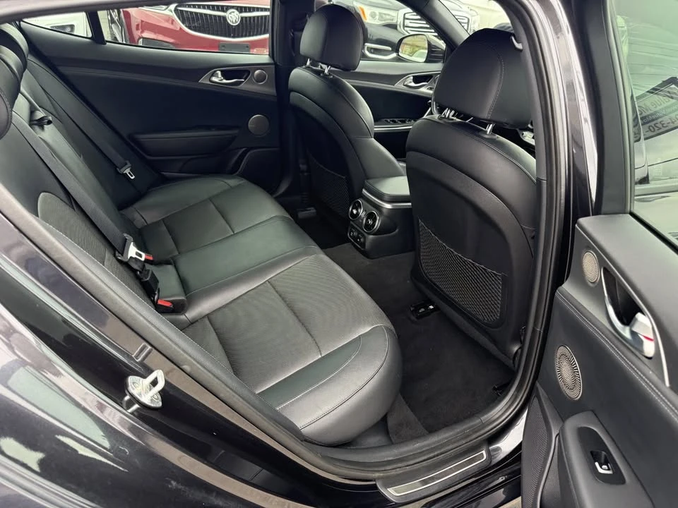 2019 Kia Stinger - Image 11 of 20