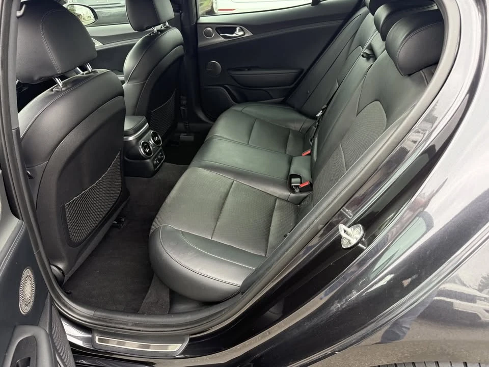 2019 Kia Stinger - Image 9 of 20