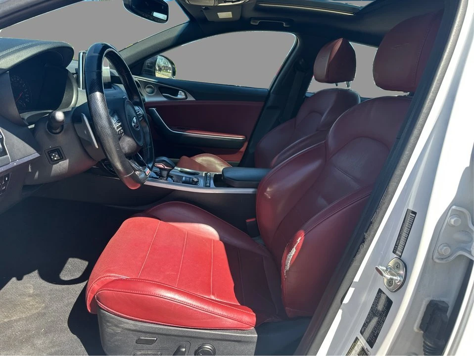 2019 Kia Stinger - Image 9 of 20