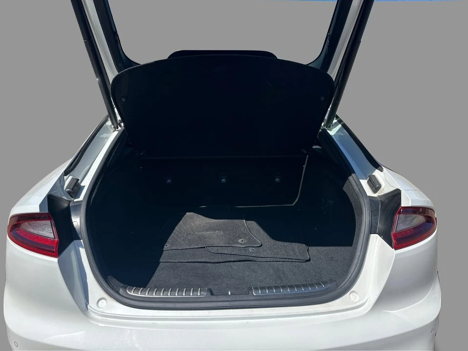 2019 Kia Stinger - Image 12 of 20