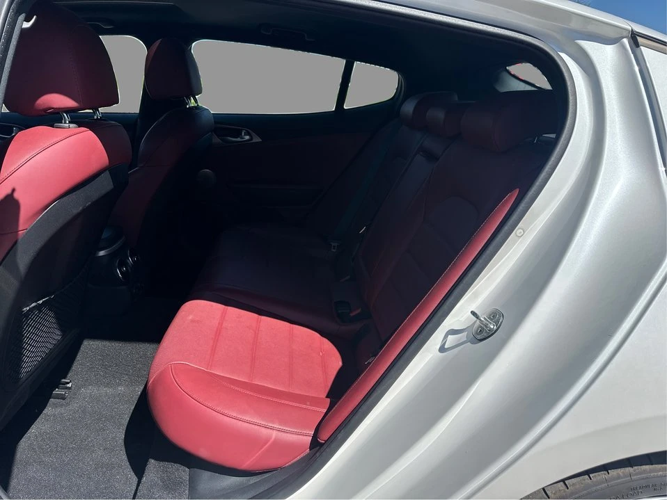 2019 Kia Stinger - Image 10 of 20