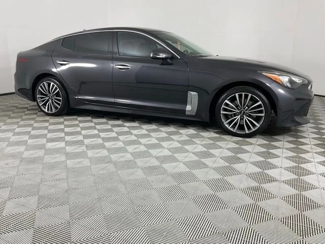 2019 Kia Stinger - Image 11 of 20