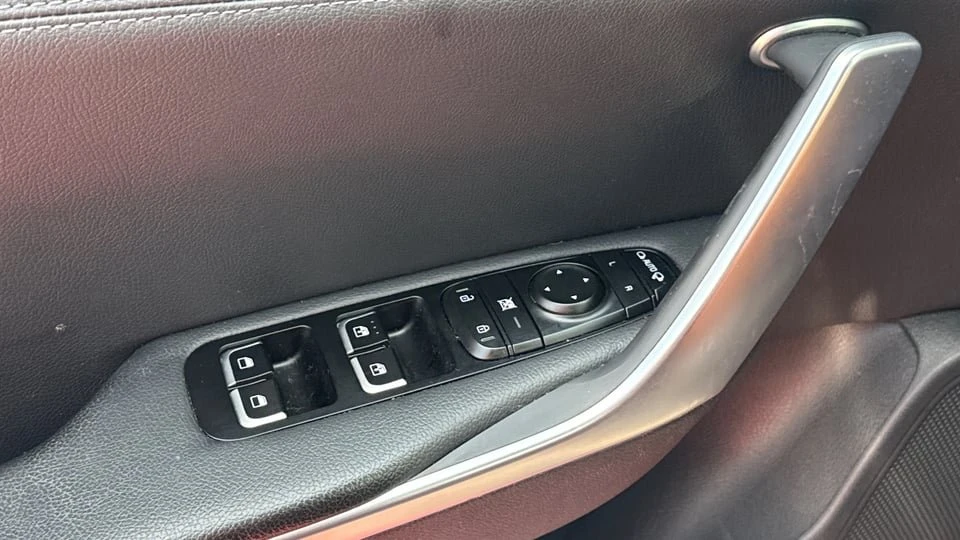 2019 Kia Stinger - Image 19 of 20