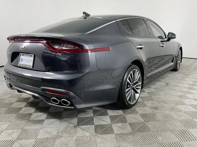 2019 Kia Stinger - Image 9 of 20