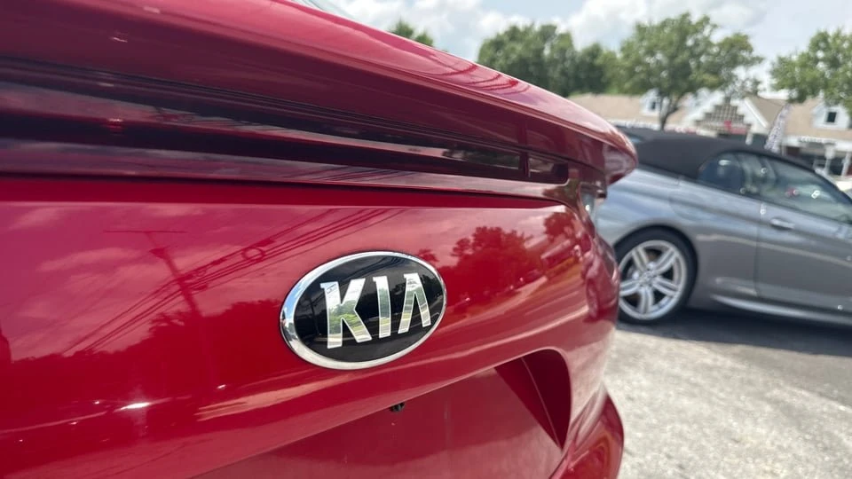 2019 Kia Stinger - Image 14 of 20