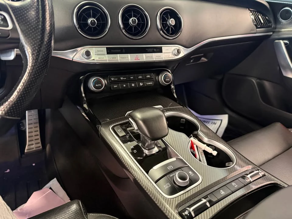 2019 Kia Stinger - Image 12 of 14