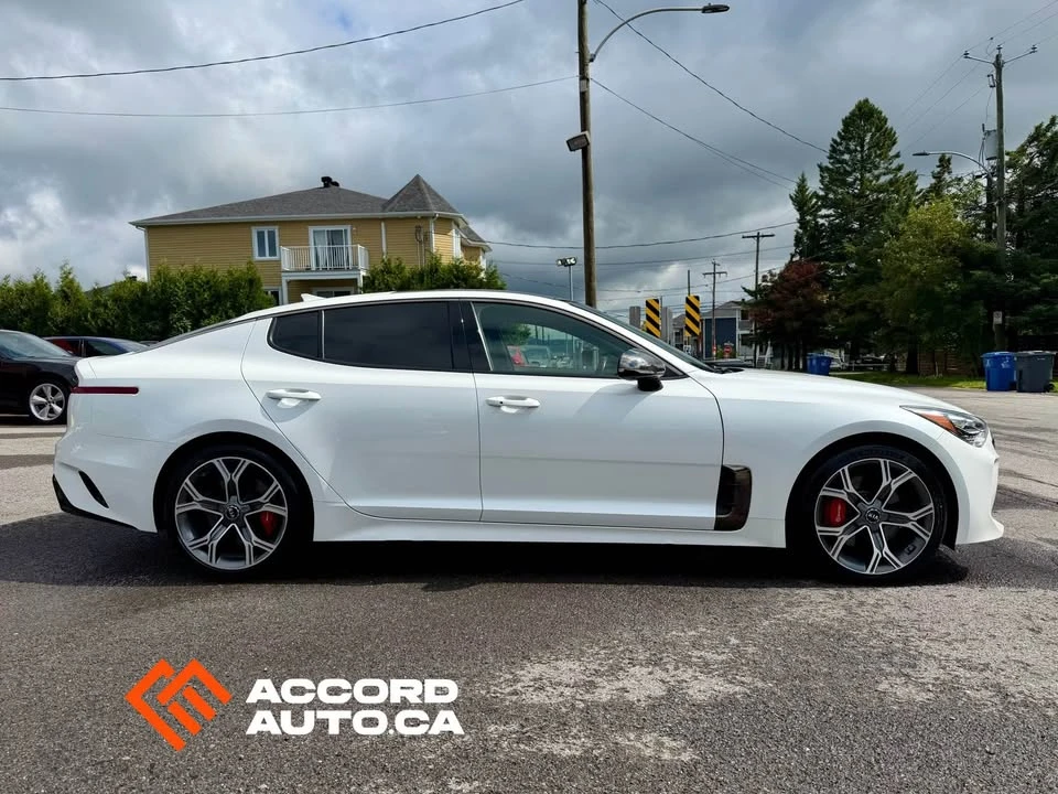 2019 Kia Stinger - Image 2 of 16
