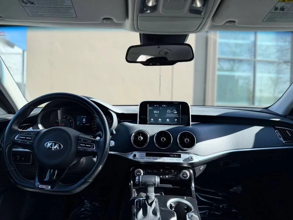 2019 Kia Stinger - Image 14 of 19