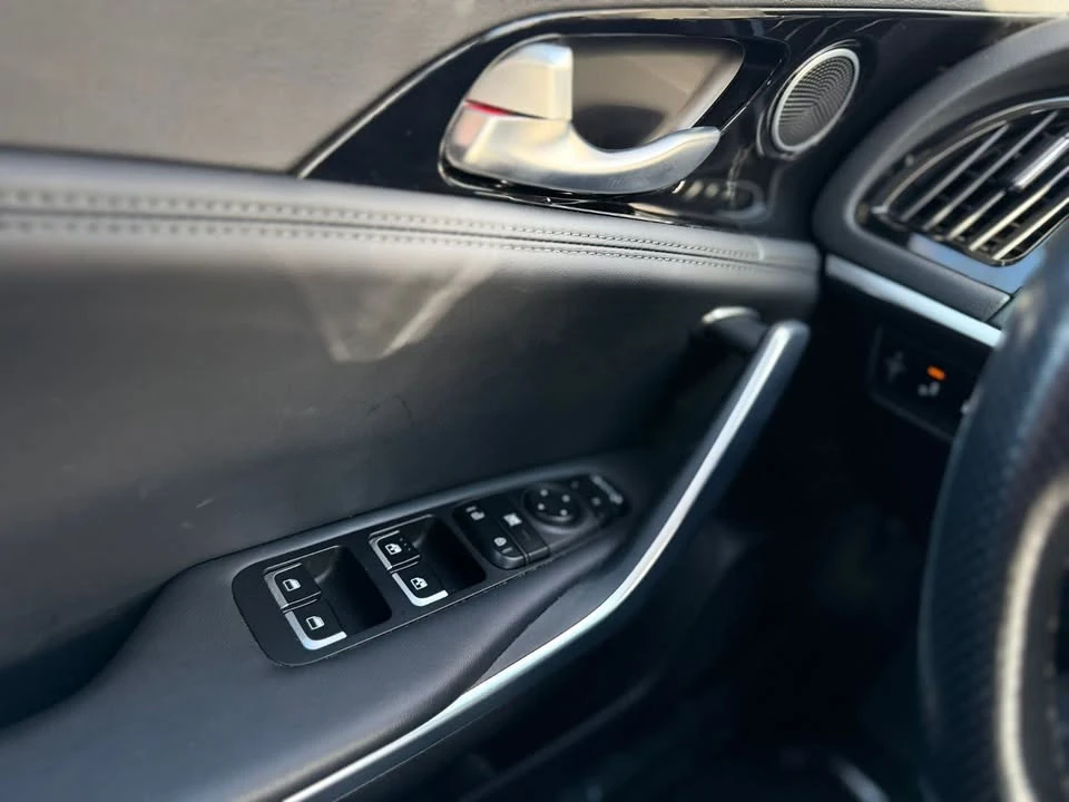 2019 Kia Stinger - Image 18 of 19