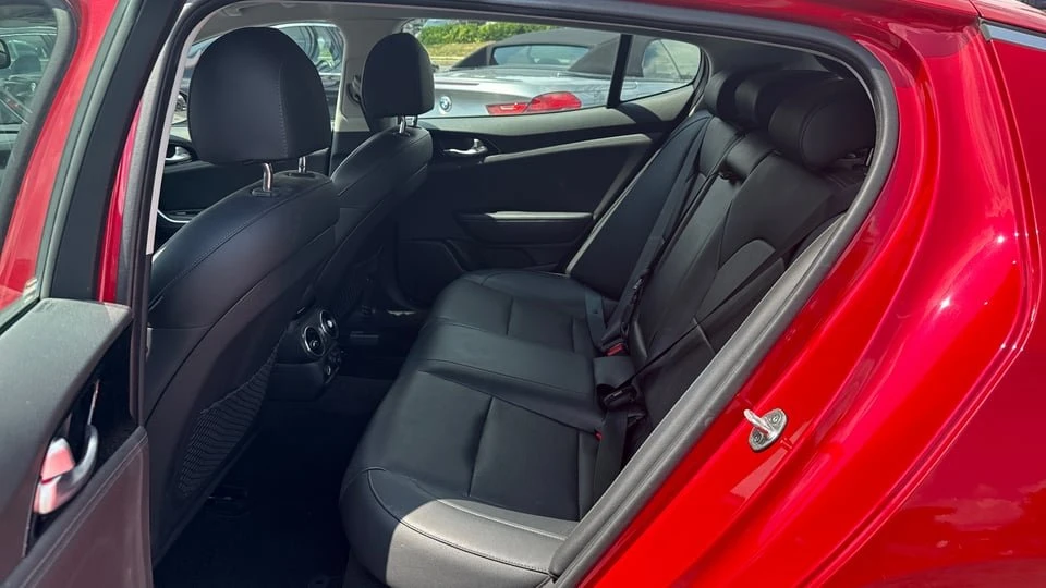 2019 Kia Stinger - Image 10 of 20
