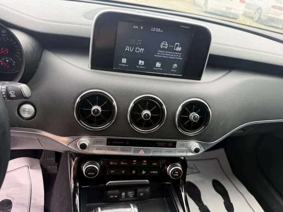2019 Kia Stinger - Image 14 of 20